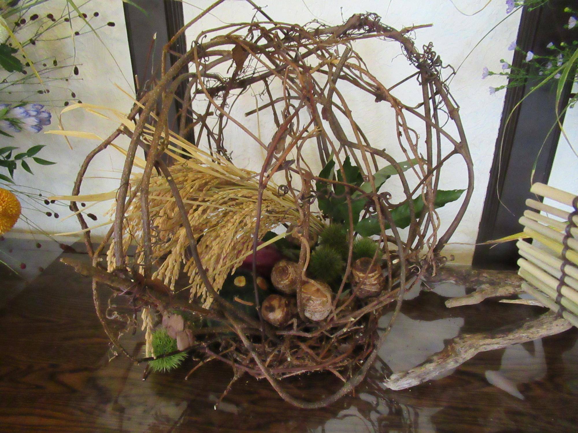 0909お月見装飾 (里芋).JPG