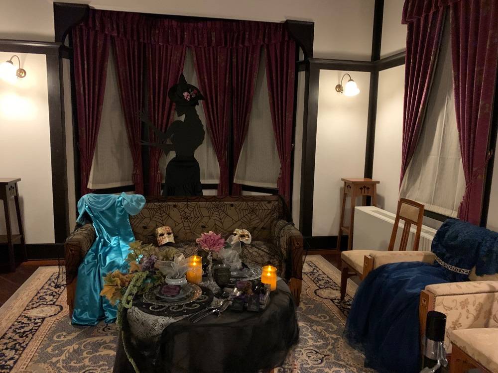 ④大客間の魔女.jpg