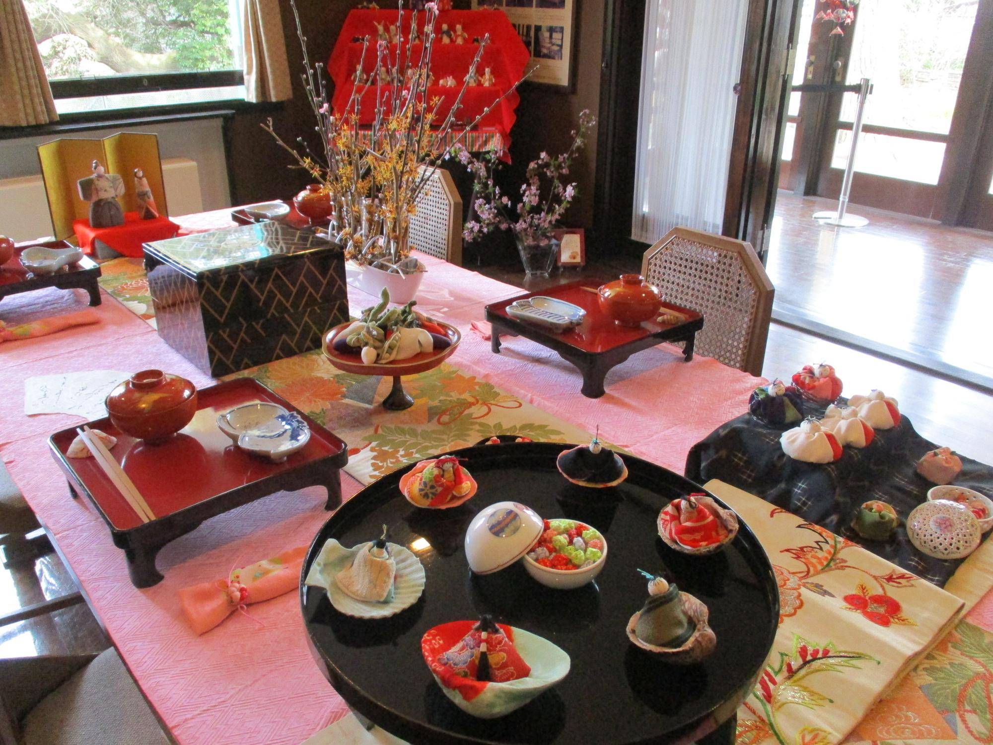 ①エリス 桃の節句装飾ダイニング.JPG