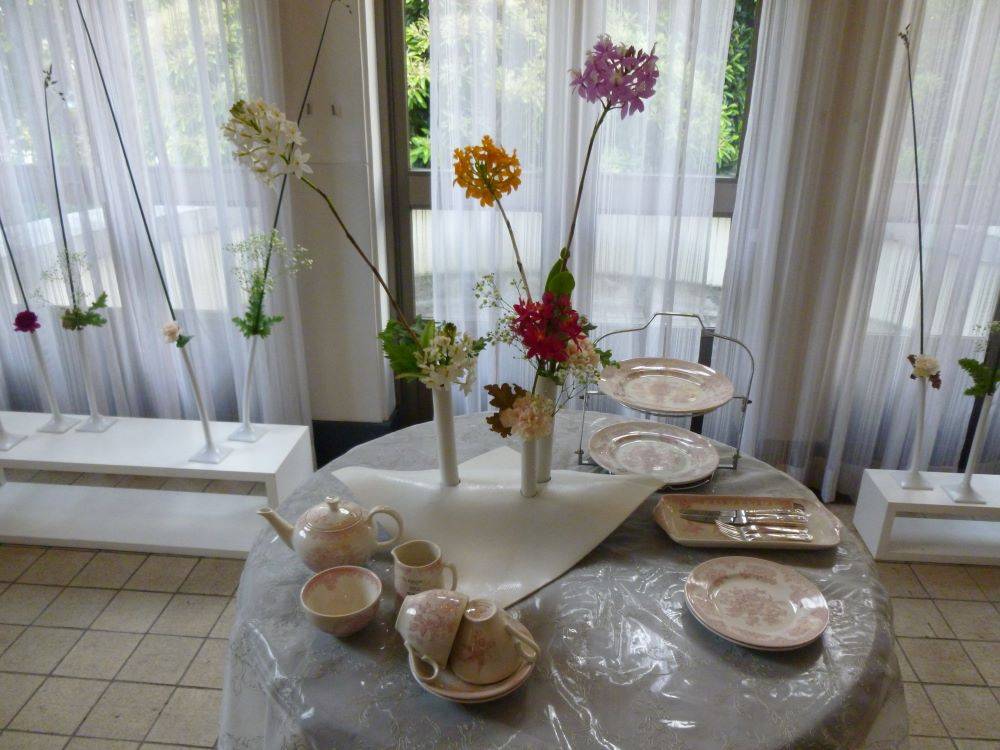 0602 花と器のハーモニー２F寝室ポーチ(イギリス館) (1).JPG