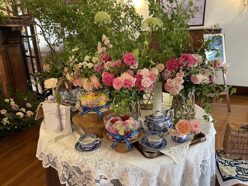 R4-6-4花と器111番館ホール (8).jpg