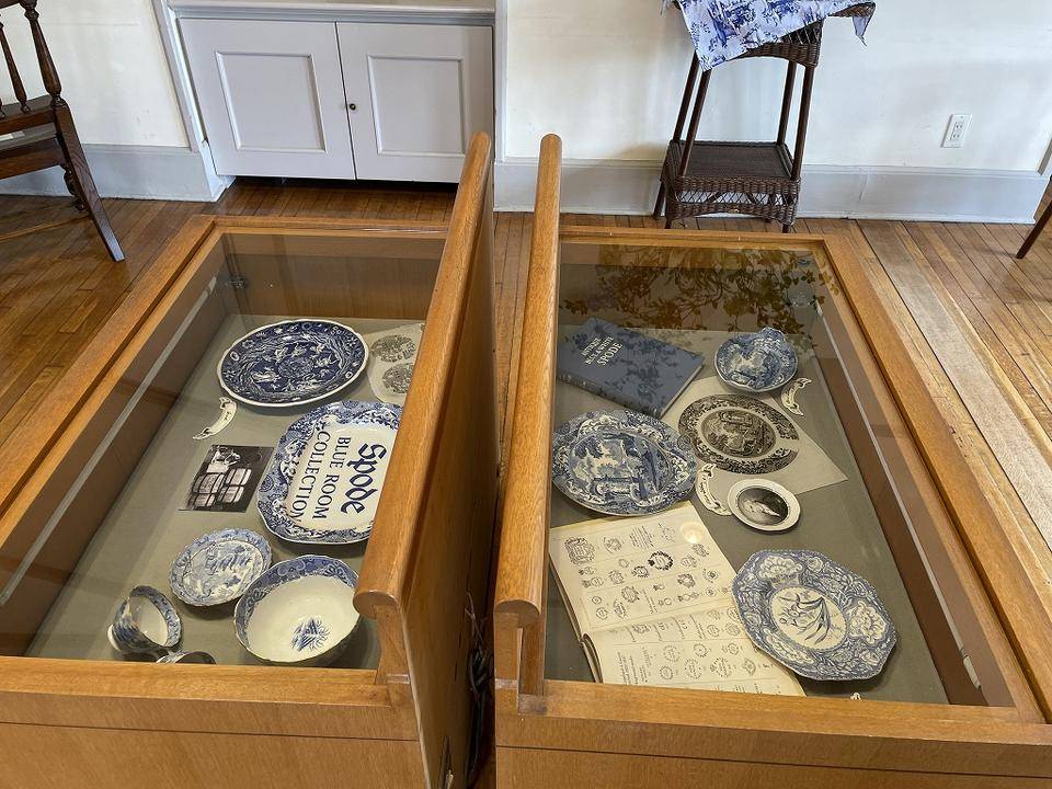 R4-6-4花と器111番館 ギャラリー).jpg