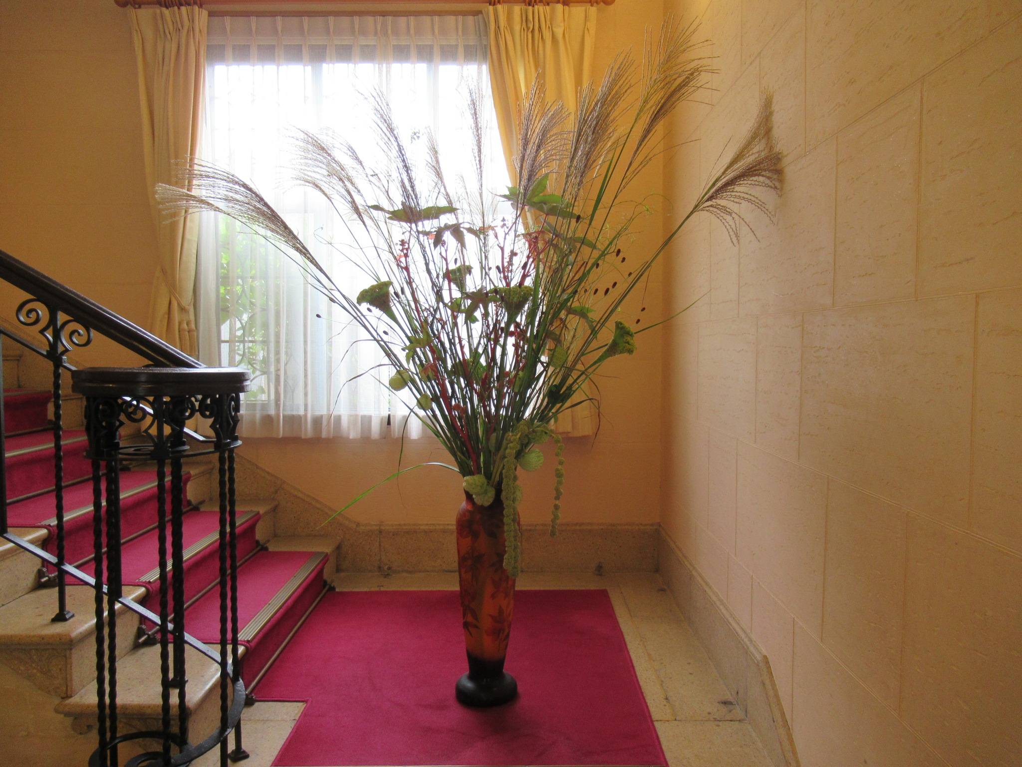 【ベーリックお月見】 階段踊り場.JPG