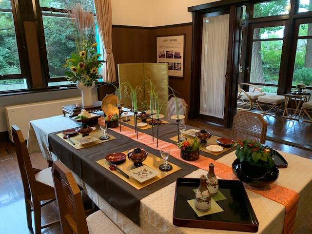 ①0917エリスマン邸お月見装飾食堂テーブル .jpg