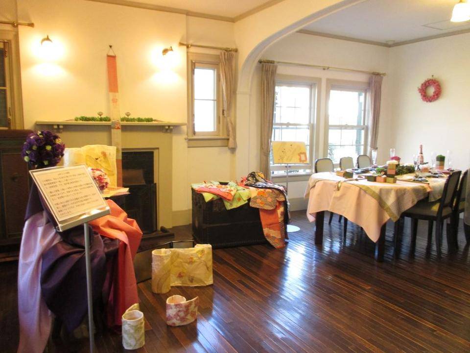 ②-1 山手2３４番館・居間全景.JPG