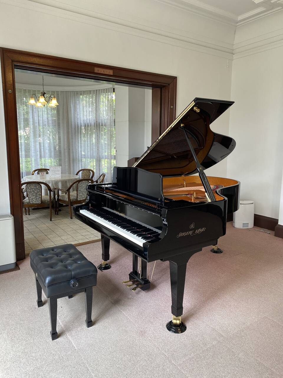0421イギリス館のピアノ (2).JPG