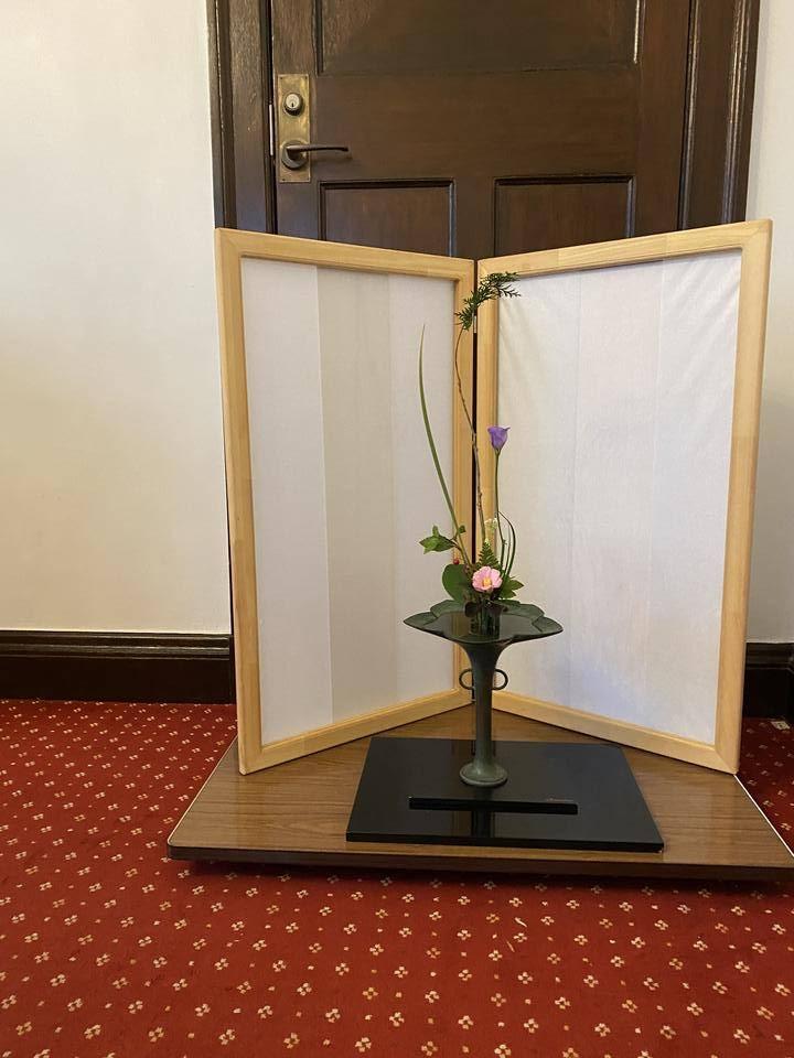 R4-お正月イギリス館 (立て花).JPG