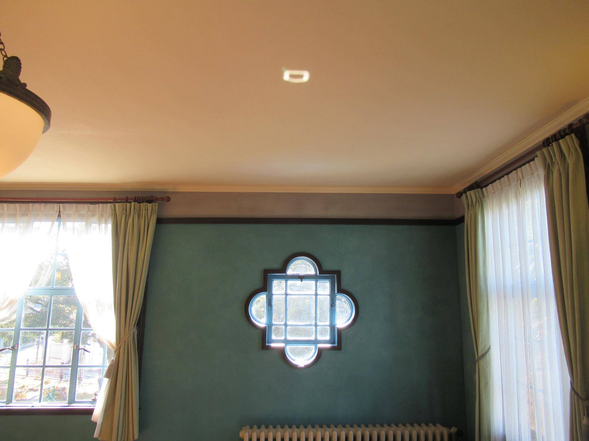 0209【ベーリック】陽の光の反射と影 (令息寝室).JPG