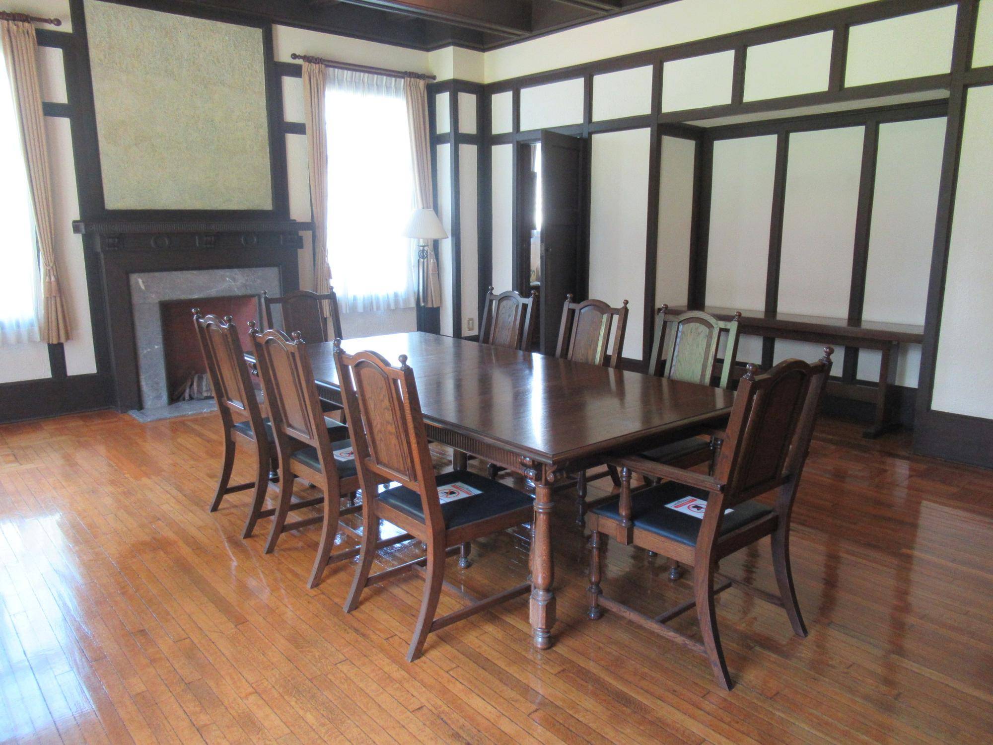 0815【ベーリック】ワックスがけ (食堂).JPG