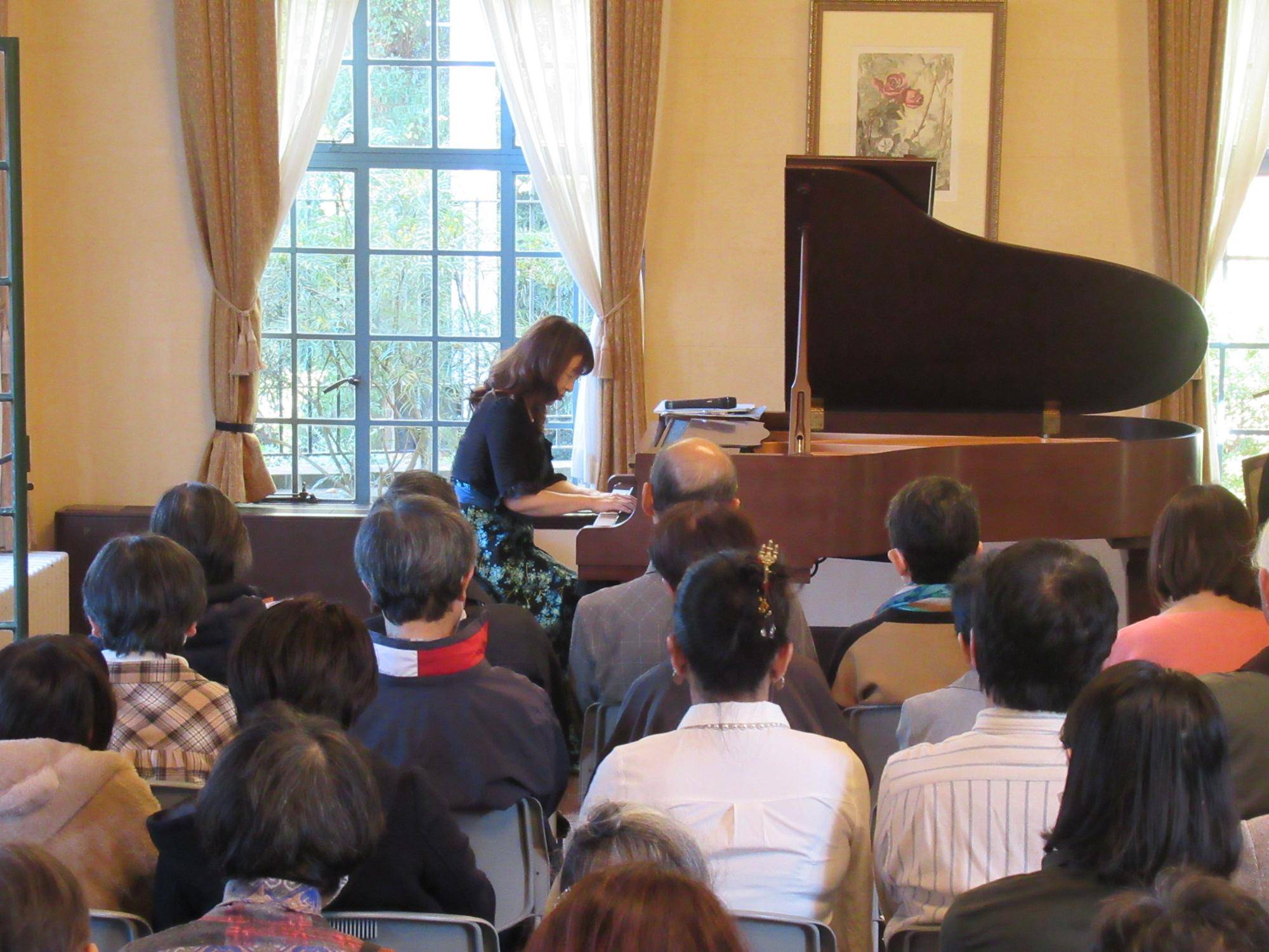 0024【ベーリック】ボランティアコンサート (4).JPG