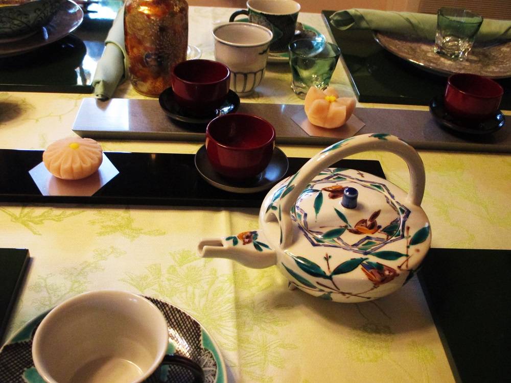 0611 234  ④ 花と器.jpg