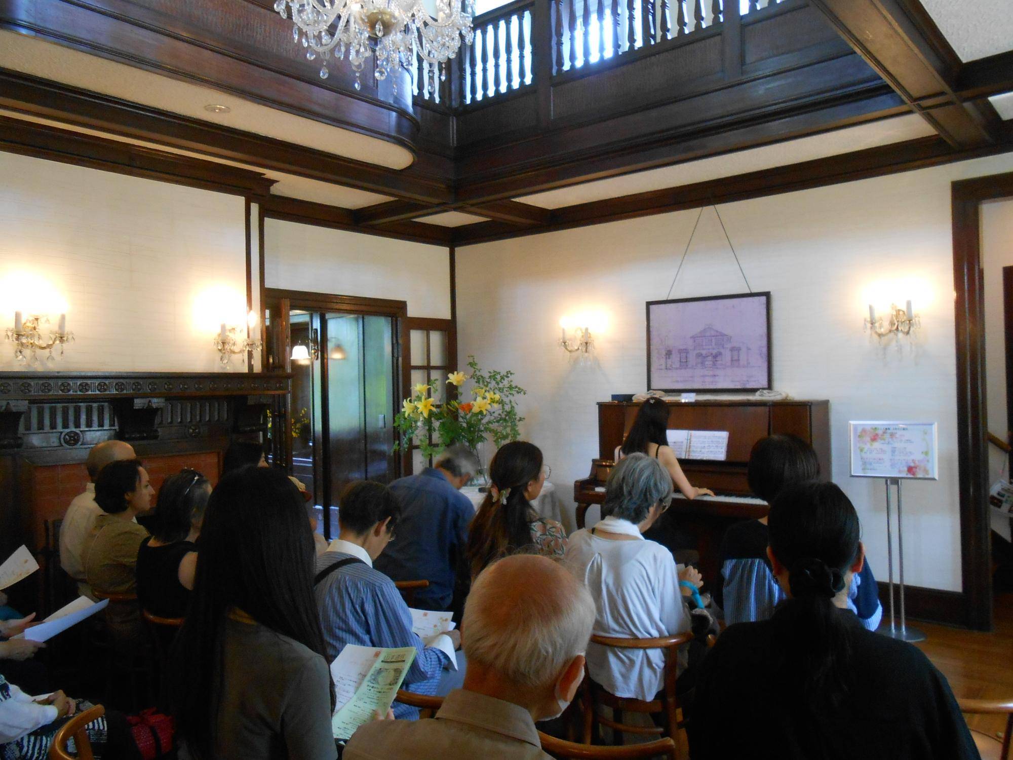 R7-629コンサート(111番館) (1).JPG