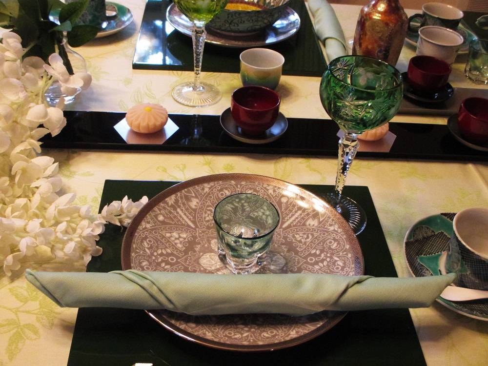 0611 234 ⑤ 花と器.jpg