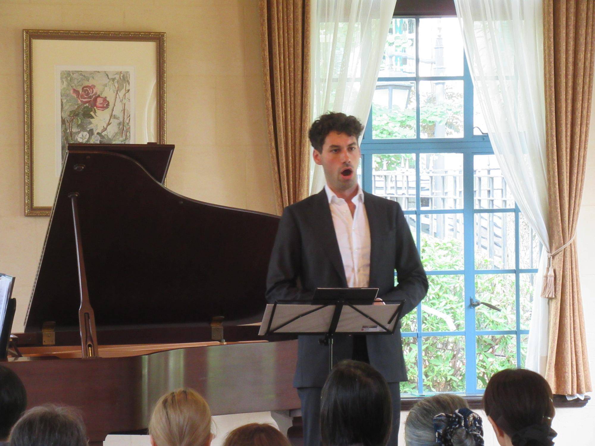 0712【ベーリック】ボランティアコンサート (バリトン).JPG