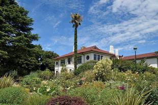 横浜市イギリス館　花と器のハーモニー2026