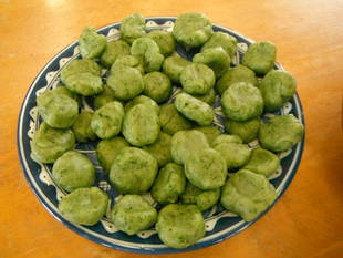 春のおいしい草・・・ヨモギ