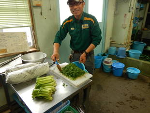 「飼育係のエサづくりライブ」を開催します！