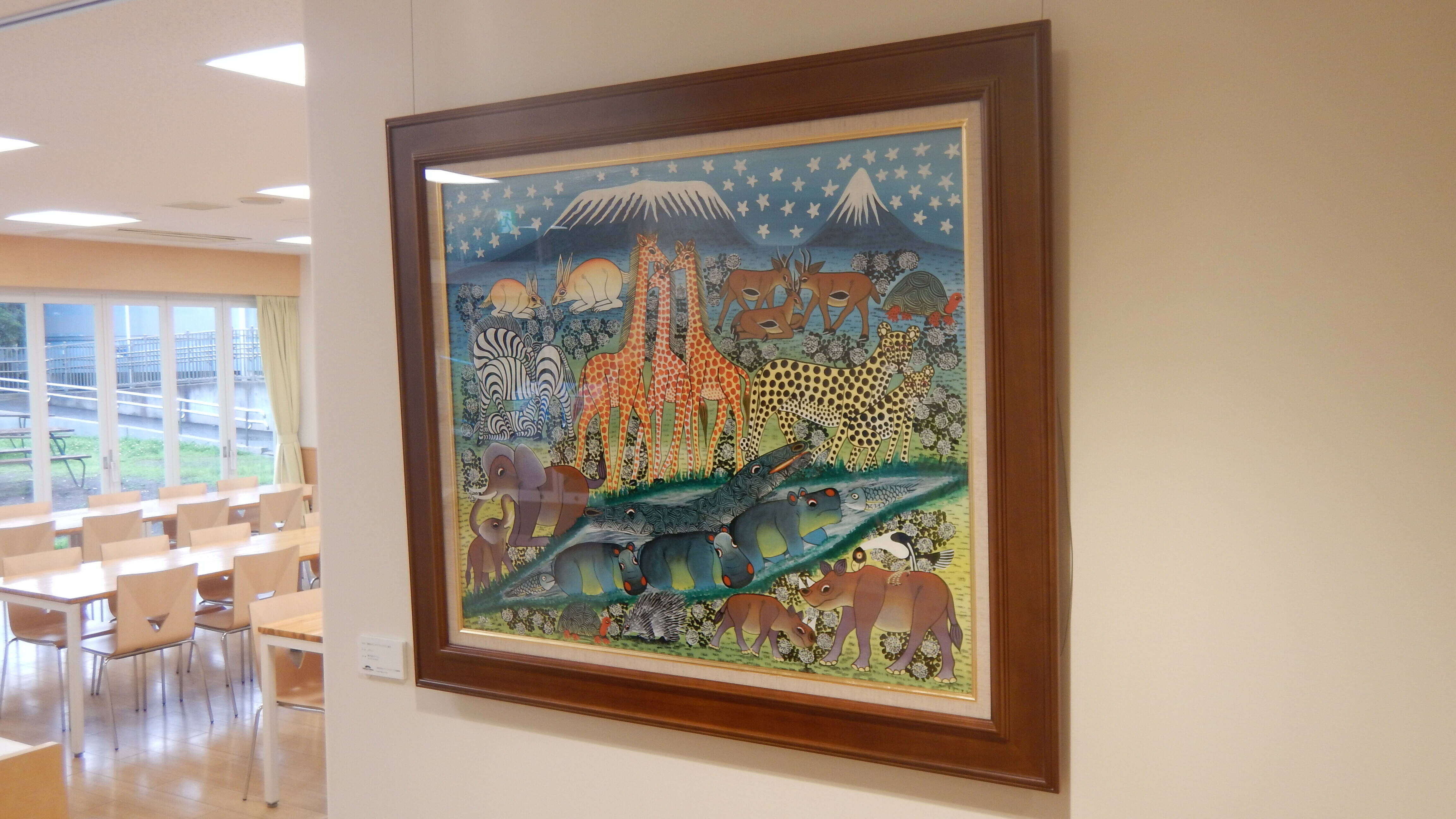 タンザニアアート「ティンガティンガ」を展示しています!の写真