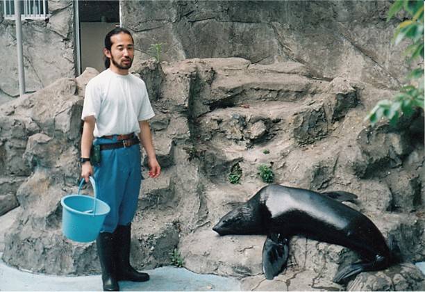 オットセイと飼育員.jpg