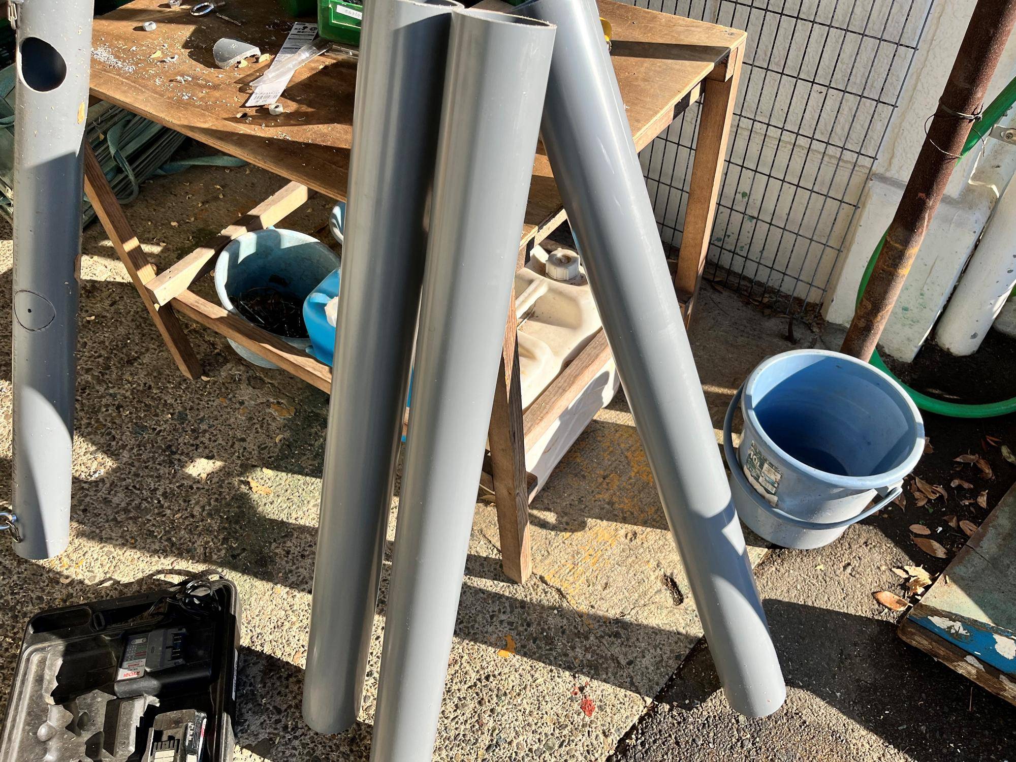 フィーダー用の塩ビ管.jpg