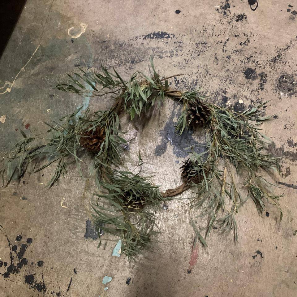 リースに笹の葉を装飾