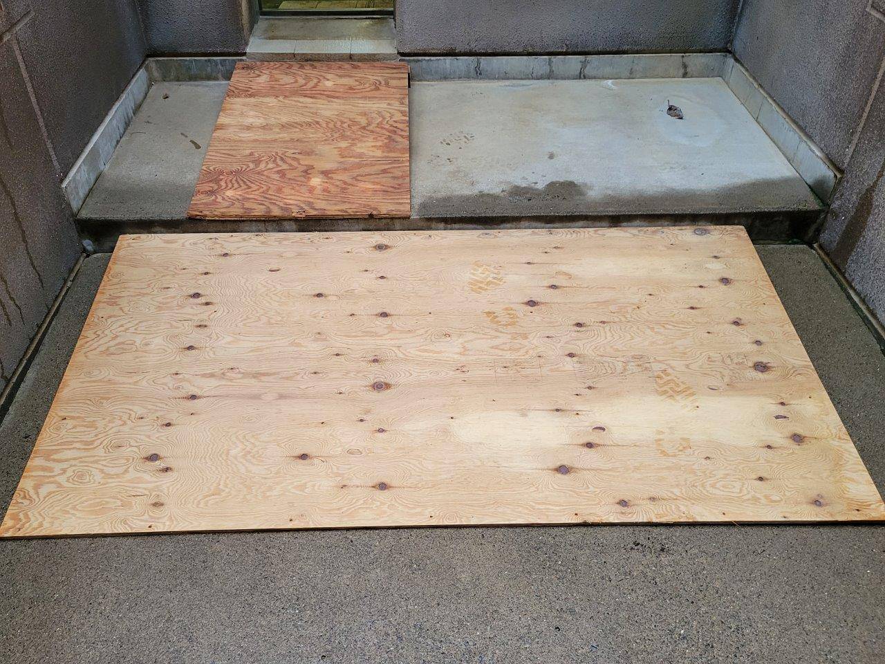 サブ運動場の段差に設置したスロープ