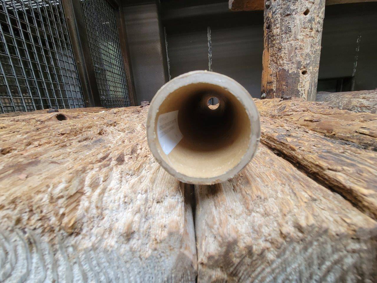 中身が空っぽになった筒