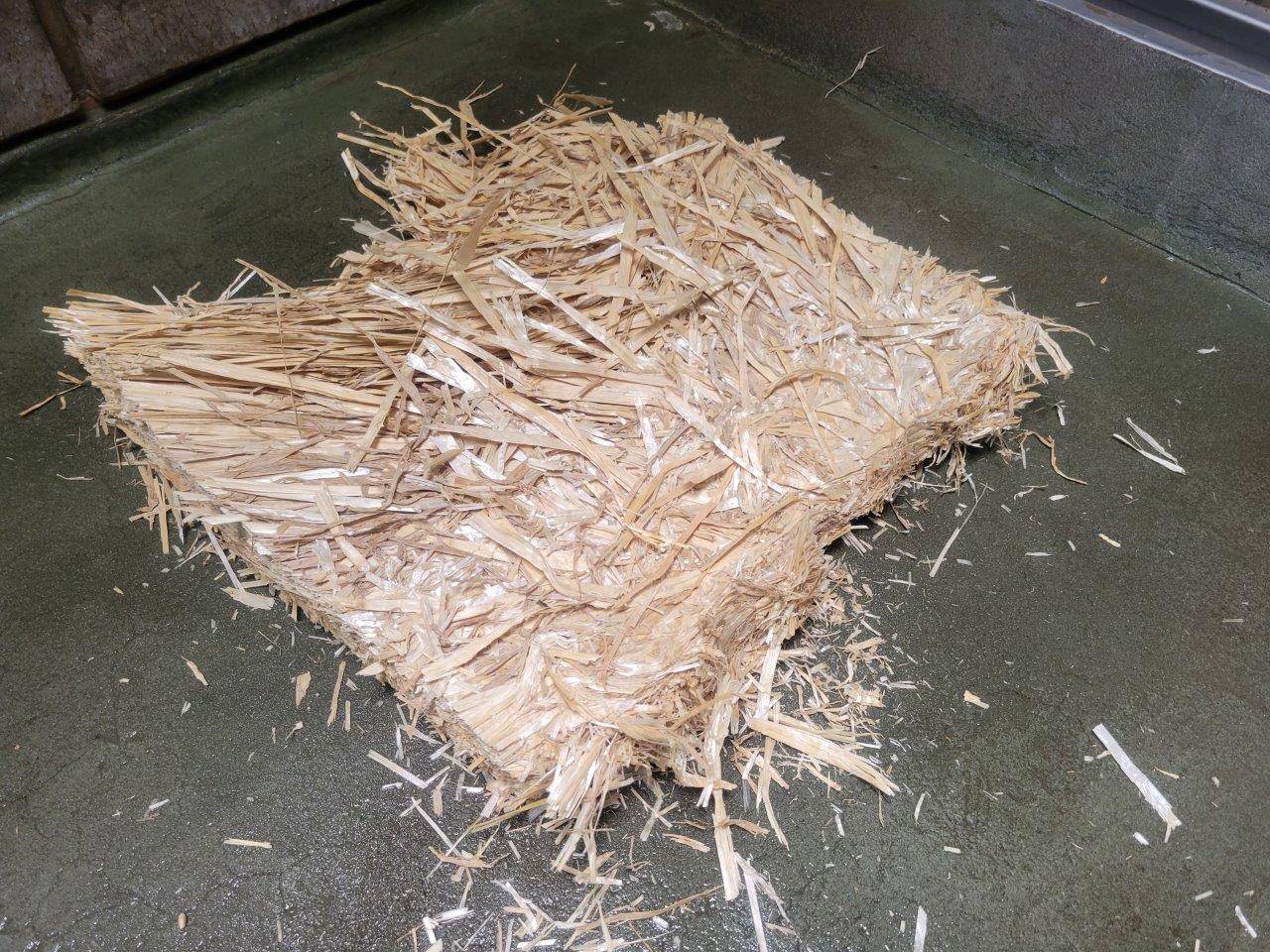 圧縮された麦藁