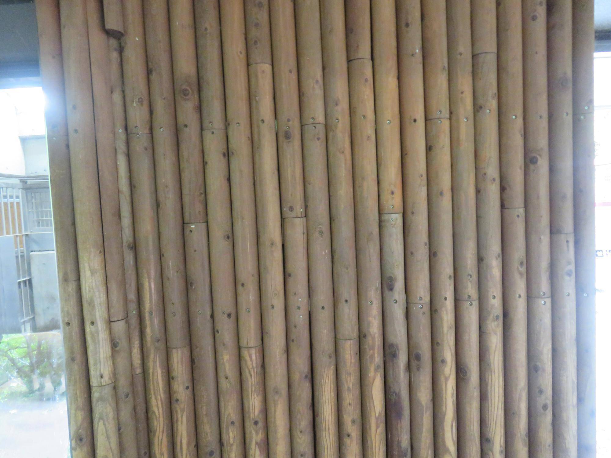 イノシシ舎 看板設置スペース.jpg