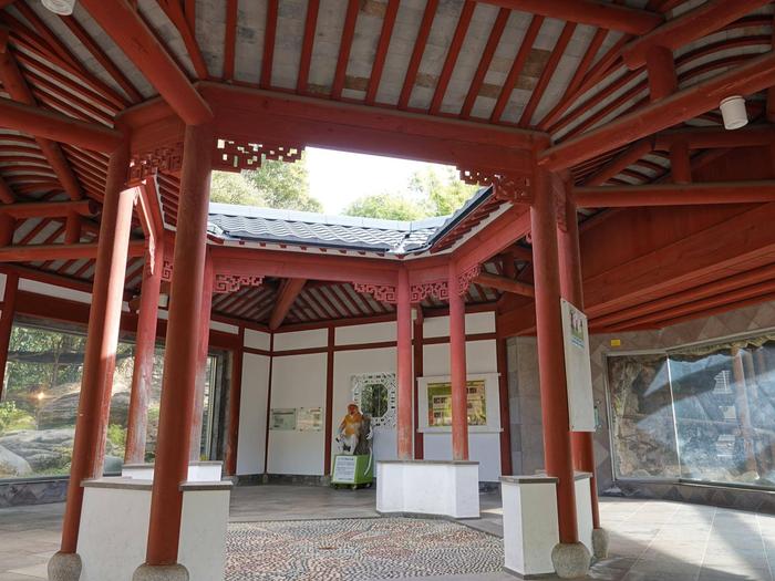 ③アジアを意識した展示場.jpg