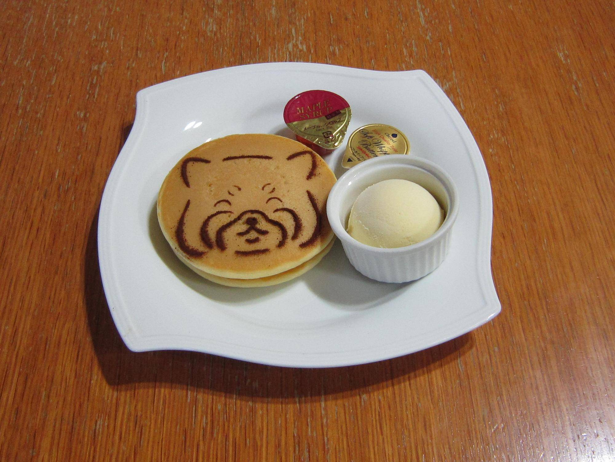 レッサーパンダ　ホットケーキ.jpg