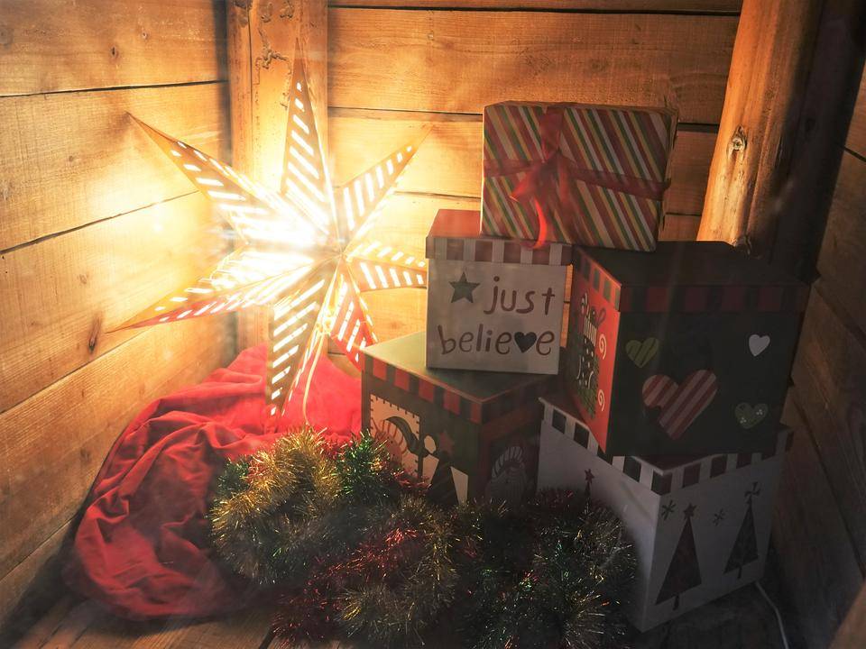 インドライオン先トンネル内のクリスマス装飾.jpg