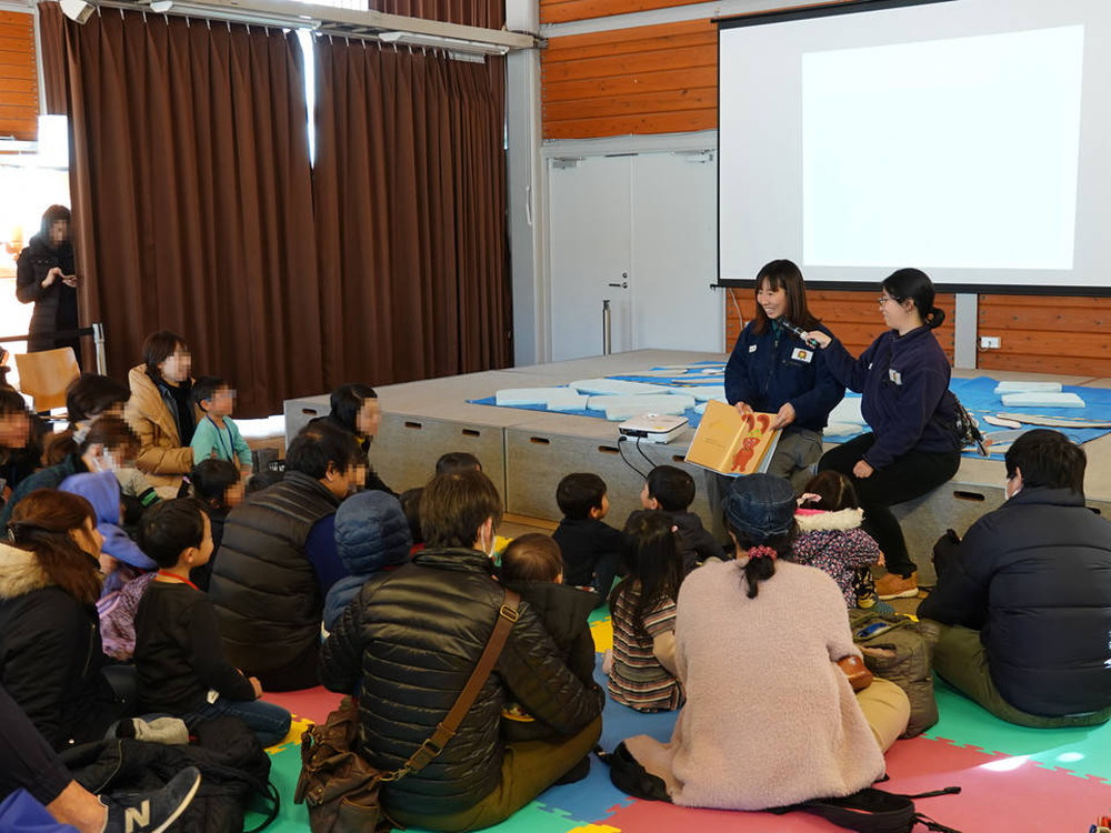 ⑥ホッキョクグマ絵本読み聞かせ.jpg