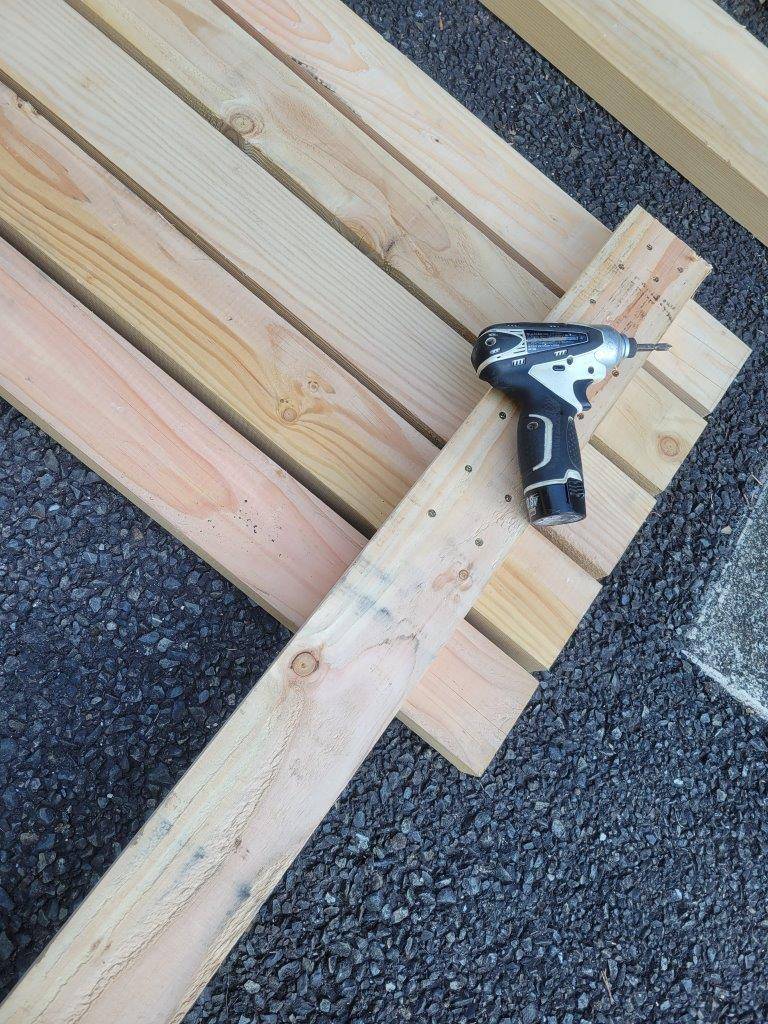 作成中のスノコ②